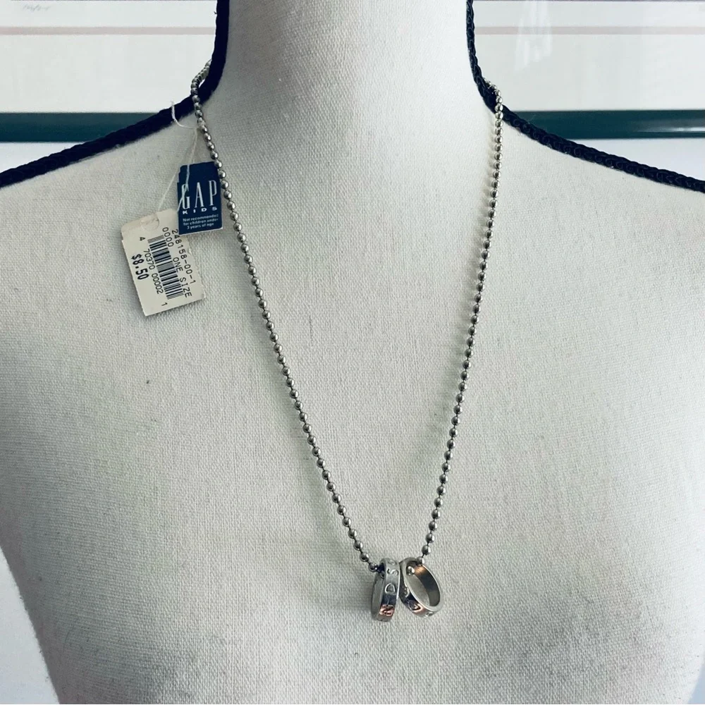 NWT GAP KIDS  Silver tone ball Necklace with silver tone metal ring charms